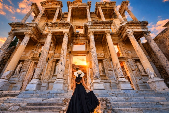 Ephesus Tour from Kusadasi Port vs Cruise Line Excursion: Which One Is Better?